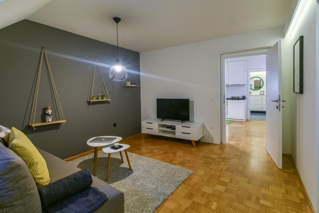 Strict City Apartments Ljubljana Eksteriør bilde